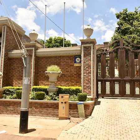 Spacious Self-Catering Apartment At Etuna Gardens. Pretoria Exterior photo
